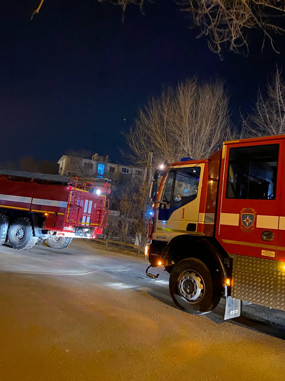 В Астрахани на улице Пороховой горело общежитие | Астрахань.Ру