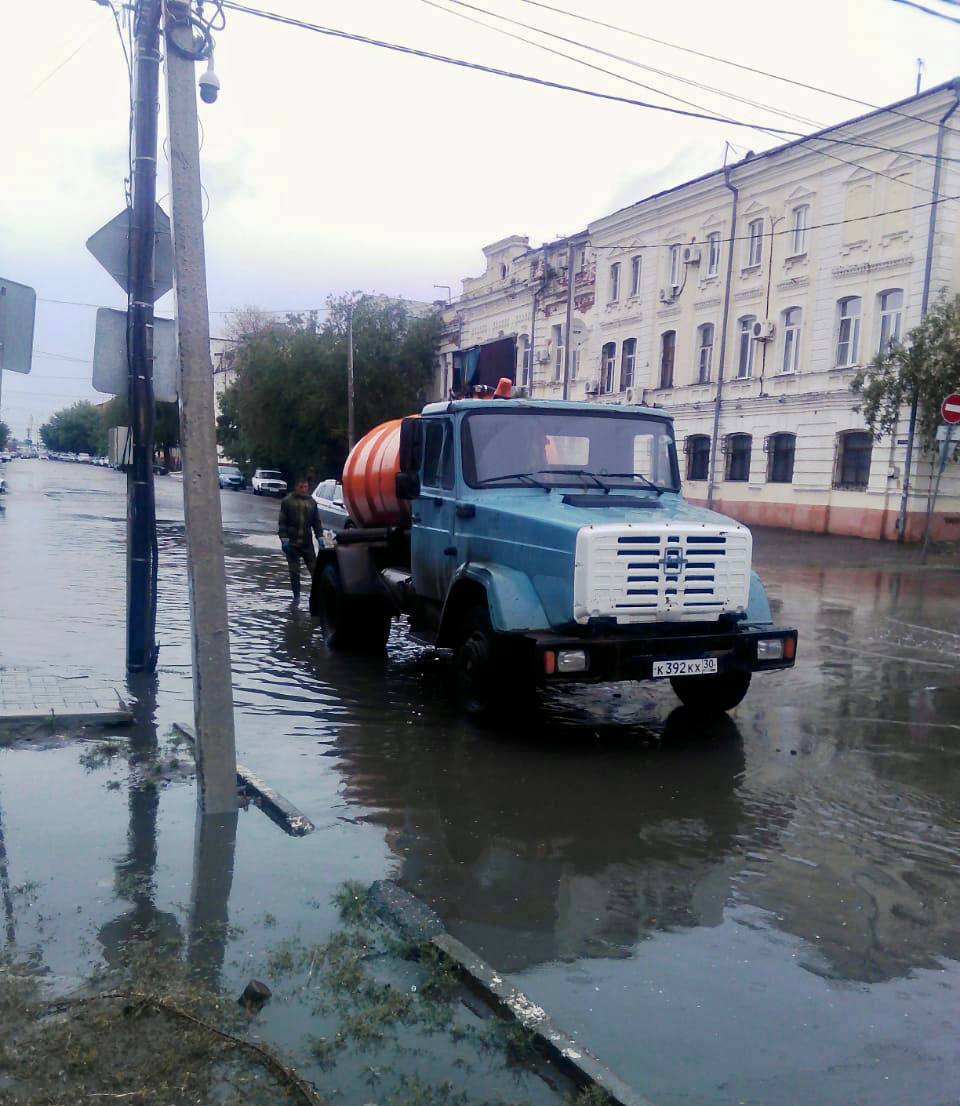 Дождь в астрахани фото