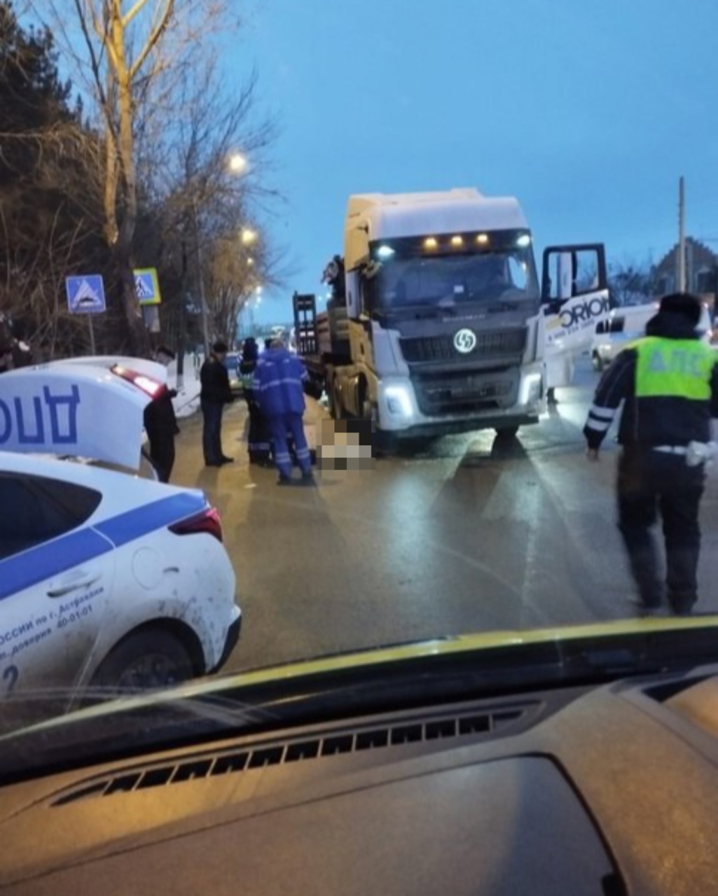 В Астрахани в результате наезда грузовика погибла женщина | Астрахань.Ру